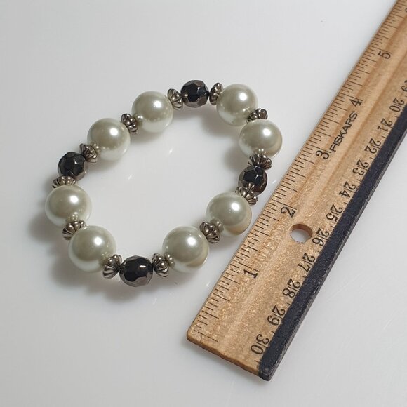 Vintage Faux Pearl Stretch Bracelet Beaded Accents Classic Jewelry Handmade Gift - Picture 2 of 3